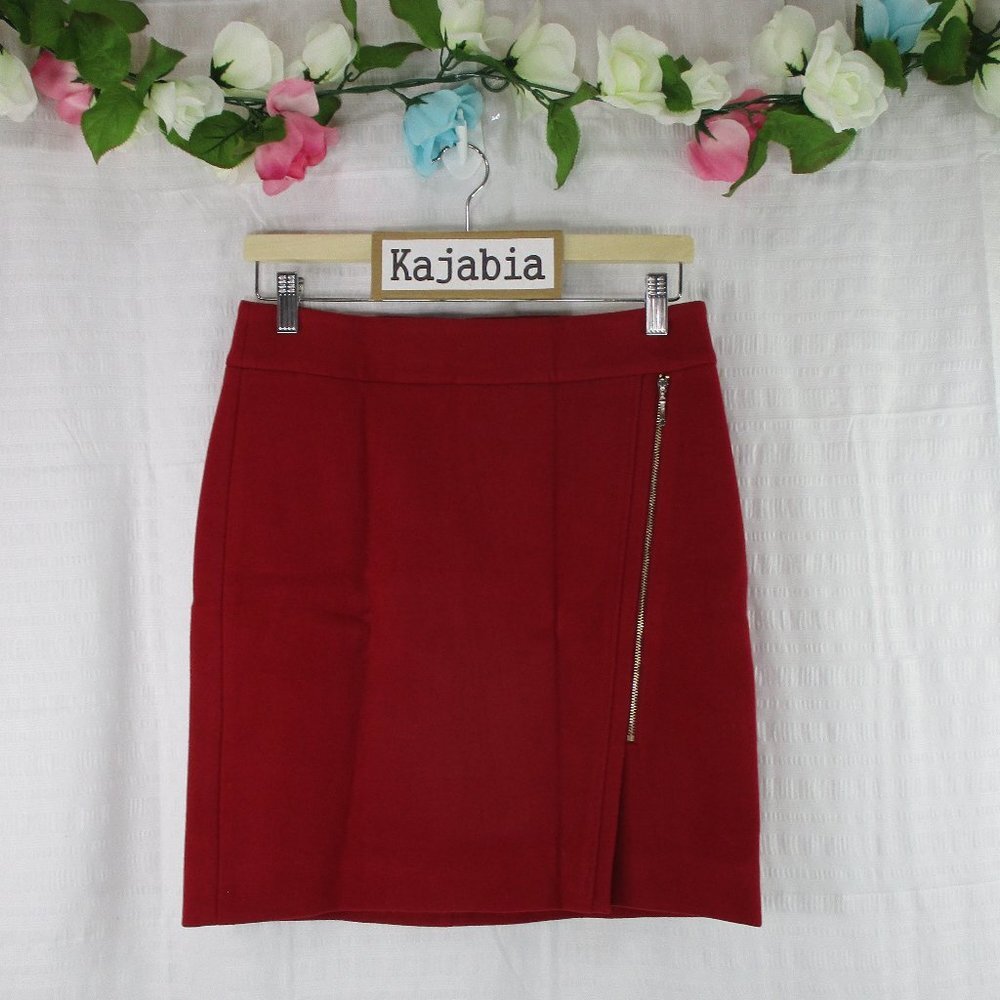 WHITE HOUSE BLACK MARKET Skirt Size 0